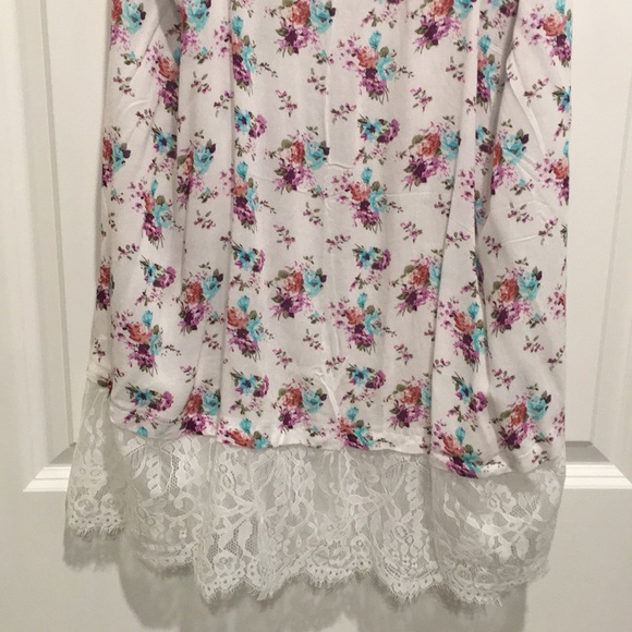 Boutique floral and lace tunic/dress - Picture 3 of 4